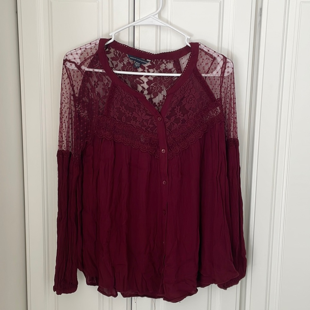 Women’s American Eagle Medium Red Long Sleeve Shirt